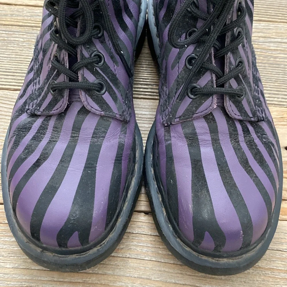 Dr. Marten Purple/Black Zebra Striped Pascal Boots. Size 7 (EU38). - Picture 4 of 10